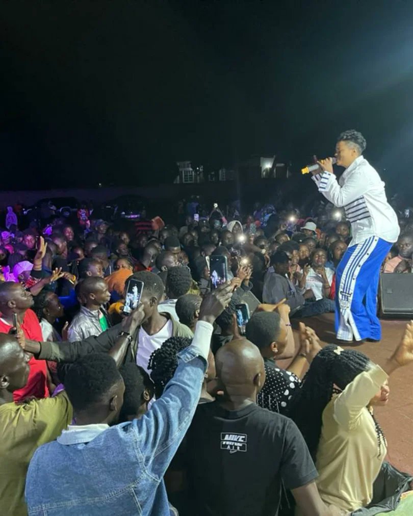 SerenaBata's tweet photo. Shut down Busia🔥❤❤🌍 https://t.co/nG3AYUss2W