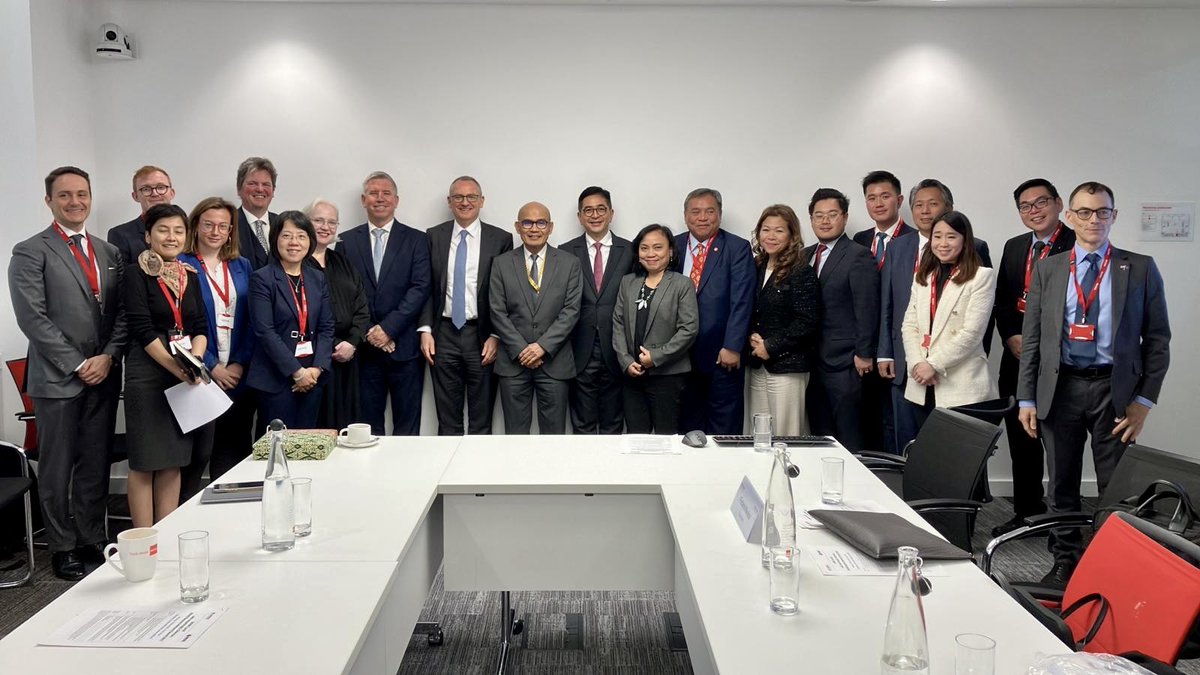 iangibbonsr's tweet image. Pleased that @UKASEAN & @ACCA_UK could host the outstanding @ArsjadRasjid @ASEAN_BAC & his delegation inc the hard working @desrapercaya09. Wide ranging conversation inc #digitaltech #sustainabledevelopment & plans for #ASEAN2023 #ABIS. Tks to our vice chair Stuart Tait @HSBC_UK