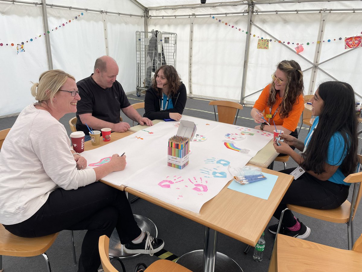 MAF_MKUH's tweet photo. Such a lovely time today for #CreativityandWellbeingWeek @MKHospital! Free for all expression💕Thankyou to those that joined us!🎨 @mrslabarnes @JulieGoodman01 @Sharon78026630 https://t.co/B6jGlWv0Zz