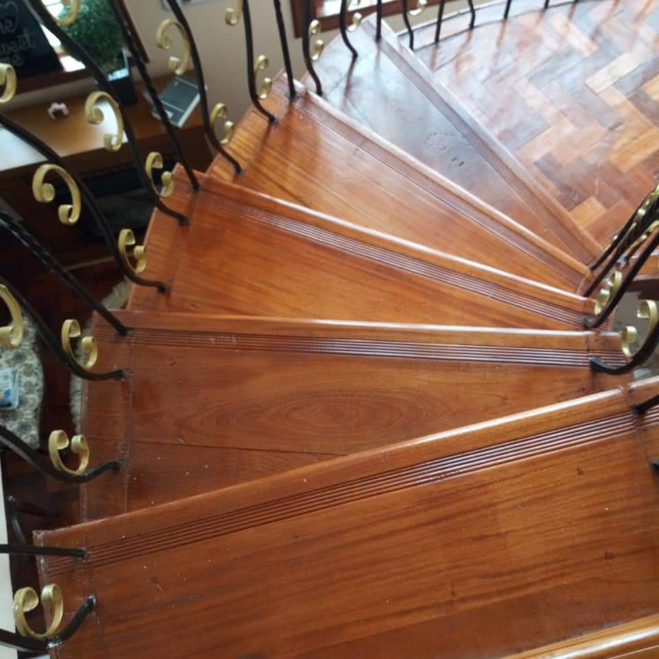 Check out this spiral staircase! @Mbesha94s1 incorporate uniqueness in every design and give a truly custom experience.  
☎+254 707 024100
Pastor Ezekiel
Richard Ngatia
Moses kuria
#ShakaholaMassacre 
KES 15.19