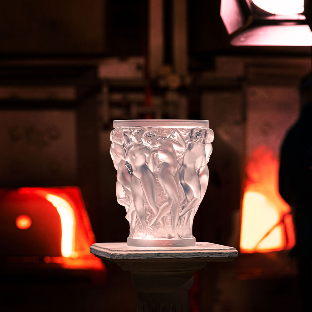 The result of many long hours of work, the Bacchantes vase crystallizes the exceptional know-how of 
<a href="/lalique/">LALIQUE</a> craftsman, a legacy transmitted for generations. Explore online now: finnies.com/collections/la…
