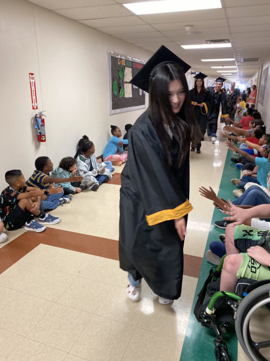RCCoyoteNation's tweet photo. Thank you graduating seniors from ECHS for walking our halls. You showed our Coyotes what is possible! We celebrate you and your accomplishments! 🎓 #graduationwalk #seniorclassof2023 #WeAreKISD @KilleenISD_ https://t.co/RrXIrZfpAL