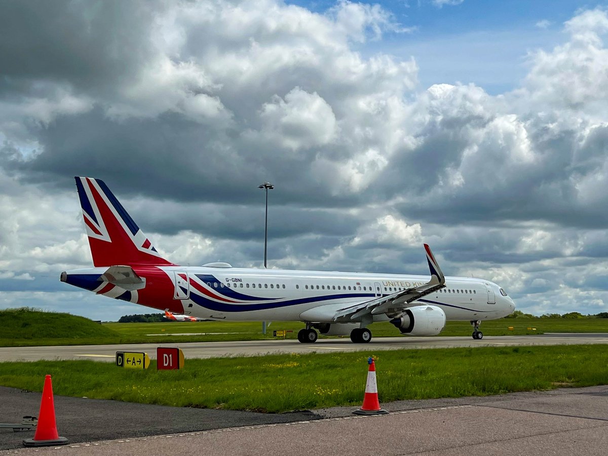 London Luton Airport tweet media