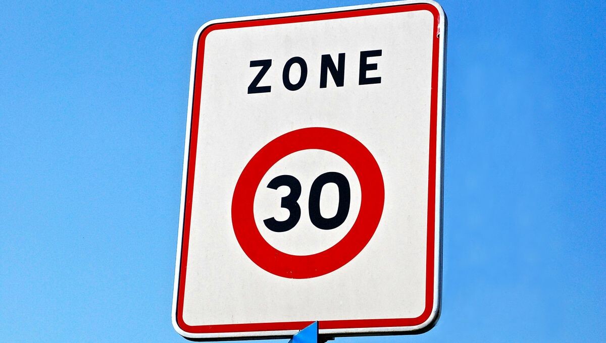 À partir du 4 septembre 2023, Rennes passe à 30 km/h.
➡️ l.francebleu.fr/UX3z