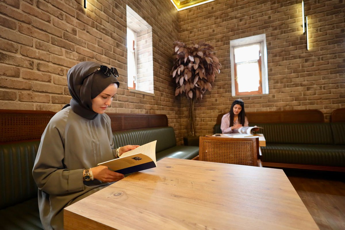 evrendincertr's tweet photo. 📍Bedriye Medresesi 🏛️

Gençler! 
Kitabınızı okurken kahvenizi de 800 yıllık tarihi bir yerde içme fikri size nasıl geliyor? 📚☕🏛️😎 

Çok güzel tarihi bir yapıyı daha hizmetinize sunmaya çok az kaldı. ⏳

Açılışımız çok yakında. 🤗

#Aksaray 
#BedriyeMedresesi https://t.co/APF7BGV6wK