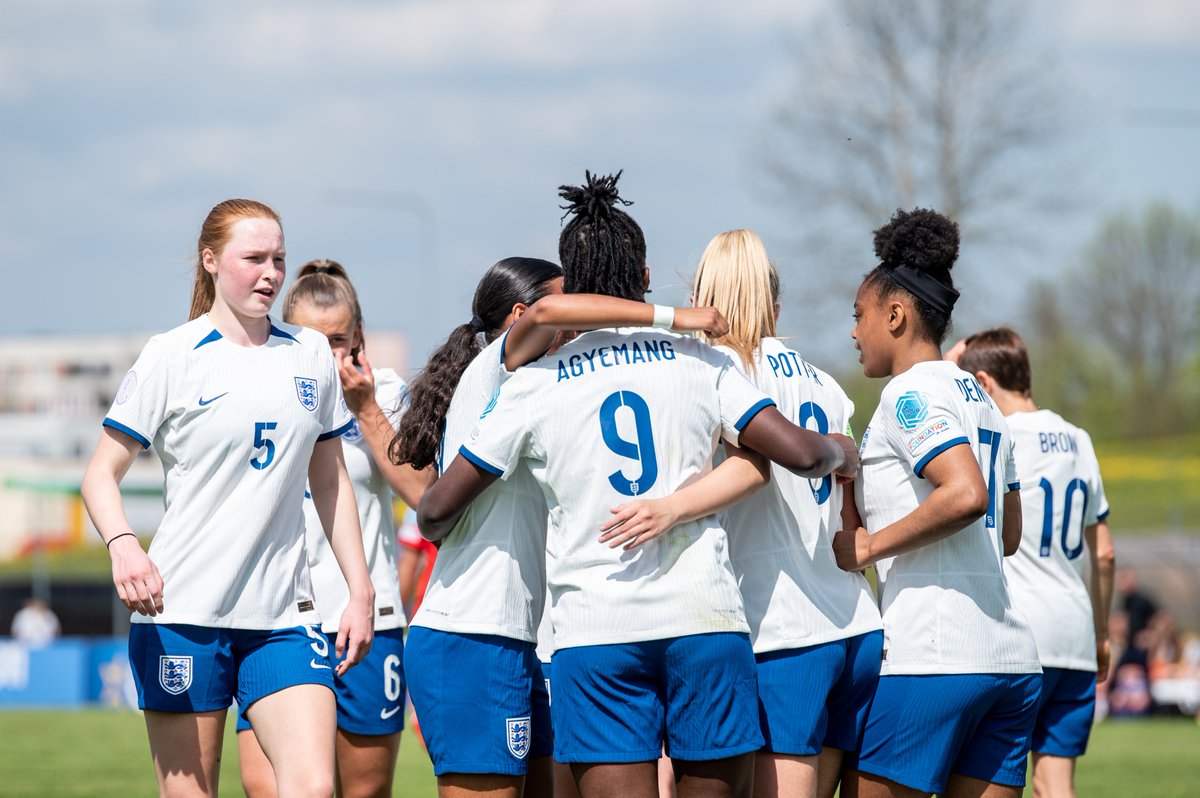 Lionesses's tweet photo. A winning start to #U17WEURO for our #YoungLionesses. 👏

🇸🇪 next on Wednesday! 🔜 https://t.co/NbdHYPub0C