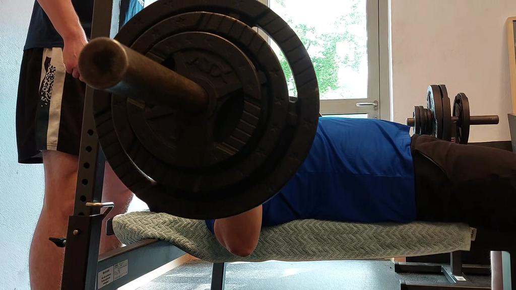 Nach 12 fucking Jahren wieder bei der PR. 2 behinderte Studiengänge 2 Jobs, den jetzigen finde ich ziemlich gut😄der vorherige war auch okay... und 2 Jahre corona Rotz....90kg weggeballert und gleich 2x bei 75kg Eigengewicht 😁