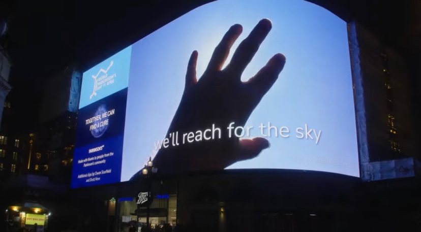 BrettHarvey1's tweet photo. The utterly surreal sight of my hand over Piccadilly Circus. Thanks for including me @ParkinsonsUK x 

https://t.co/KnEryl301F https://t.co/c3V4k3IfNY