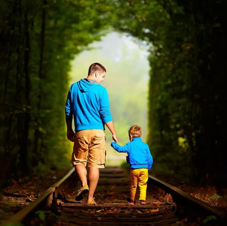 In family life, love is the oil that eases friction, the cement that binds closer together, and the music that brings harmony.
This #InternationalDayOfFamilies let's create awareness on the evils of #ParentalAlienation &amp; practice #SharedParenting
<a href="/RegoAnita/">Anita Rego She/Her</a> <a href="/AMITA_MH/">AMITA</a> 
#HaaraNahi