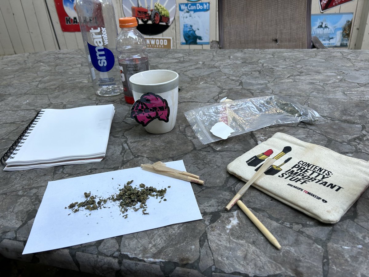 TatianaTical's tweet photo. Good Morning Beautiful 🌎#wakeandbake on #methodmanmonday @ticalofficial @buytical @methodman @weedmaps @GomezKrauss @LASidewalk @djrectangle @ModestJones @MsCameraLady #tical #ticalofficial #indica #sativa https://t.co/BkeM1vOWck