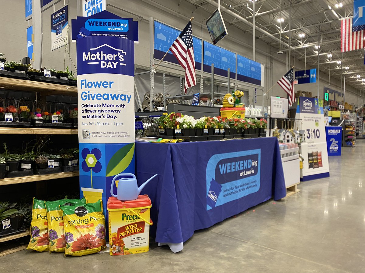 Thank you to DSs Lori and Kim for helping crush our Flower Giveaway yesterday! I hope the both of you, as well as all of the other mom’s out there, had a wonderful Mother’s Day! <a href="/charlesatlowes/">charlesatlowes</a> <a href="/IsaacatLowes/">Isaac Wakefield</a> @AprilCASM @AlexStempovschi <a href="/HR_KristenS/">Kristen Stumpf</a> <a href="/BlueTeam_R21/">Lowe’s Region 21</a>