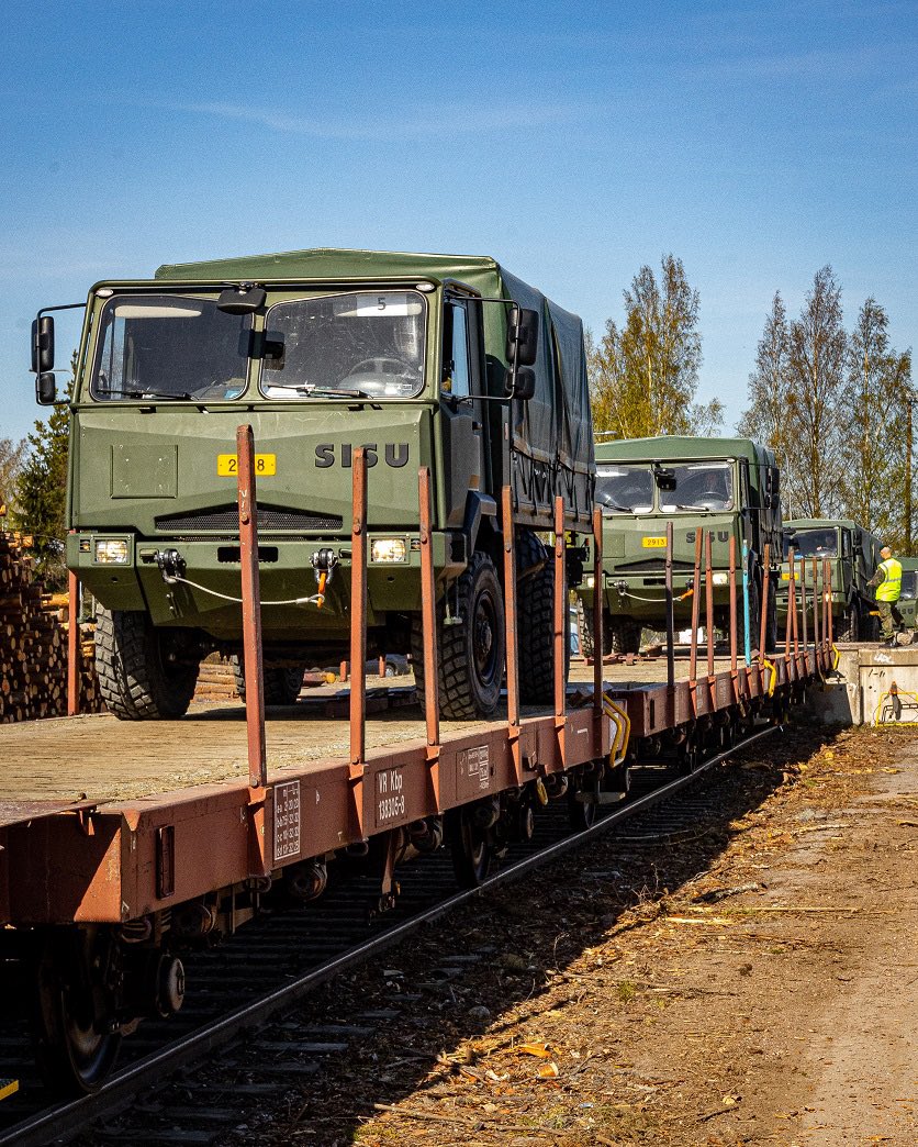 Nylandsbrigad's tweet image. Uudenmaan Prikaati edustaa Merivoimia Lightning Strike 23 -harjoituksessa Rovajärvellä. #UUDPR joukot keskitettiin harjoitusalueelle rautateitse.
#LIST23 #maavoimat #navyfi #rannikkojoukot