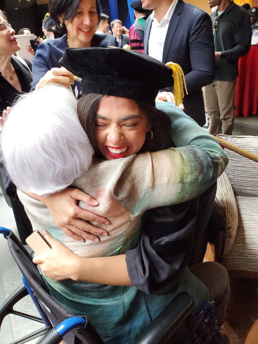 MayuDiazOrtiz's tweet photo. Wow, the past eight years have been a rollercoaster, but I can finally say that WE DID IT! 💕👩‍🎓 #MDPhD #doctora https://t.co/R49e184KAP