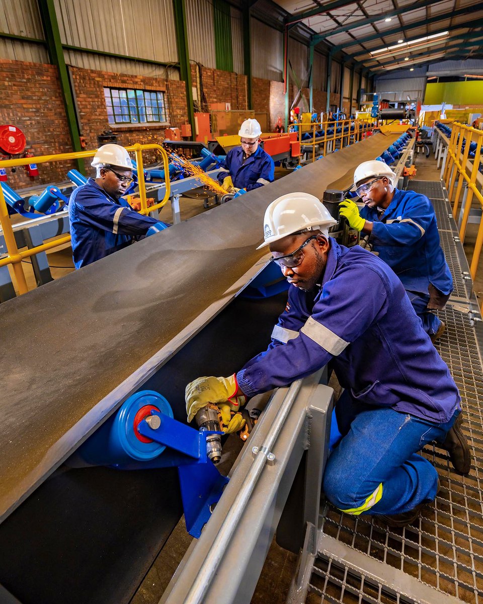 All hands on deck for the manufacture of some conveyors for a medium scale mineral processing plant. 
#mining #engineering #gold #goldmining #gemstones #miningequipment #lithium #minerals #metals #mineralprocessing #goldrecovery #metallurgy #cyanidation #miningindustry