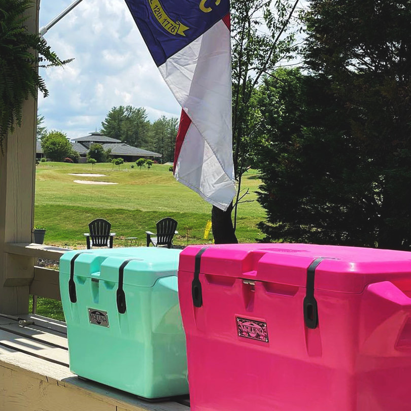 It's that time of year when the days get longer, the sun shines brighter, and temperatures get hot. This summer, whether you're out on the water, camping in the wild, or hitting the road, you can count on Maluna to keep your food fresh and your drinks ice-cold. #livelifeunhinged