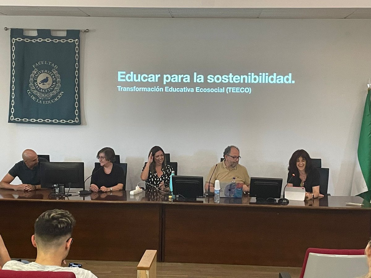 Crisancru's tweet photo. Hoy comenzamos el I Workshop: "Docentes del futuro en el marco de los Objetivos de Desarrollo Sostenible" en la @Educacion_UMA. Muchas gracias por participar en esta primera jornada. https://t.co/ayZmSKAg3x