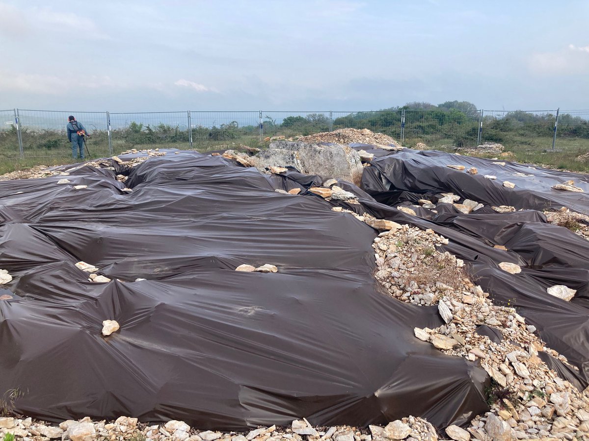 AssoMegaNeo's tweet photo. ⛏️ Début de la campagne à #grealou dans le #lot où les membres de l'association vont fouiller le dolmen de Pech Laglaire I jusqu'au 26 mai. https://t.co/DEMV0tOTOu