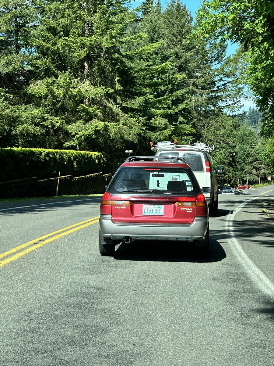 chrisgeraci's tweet photo. @ClarkCoSheriff  speeding through the school zone. Cuts me off at the end of alki and almost rearends a van casuging an accident. https://t.co/QsrhUKdkEa