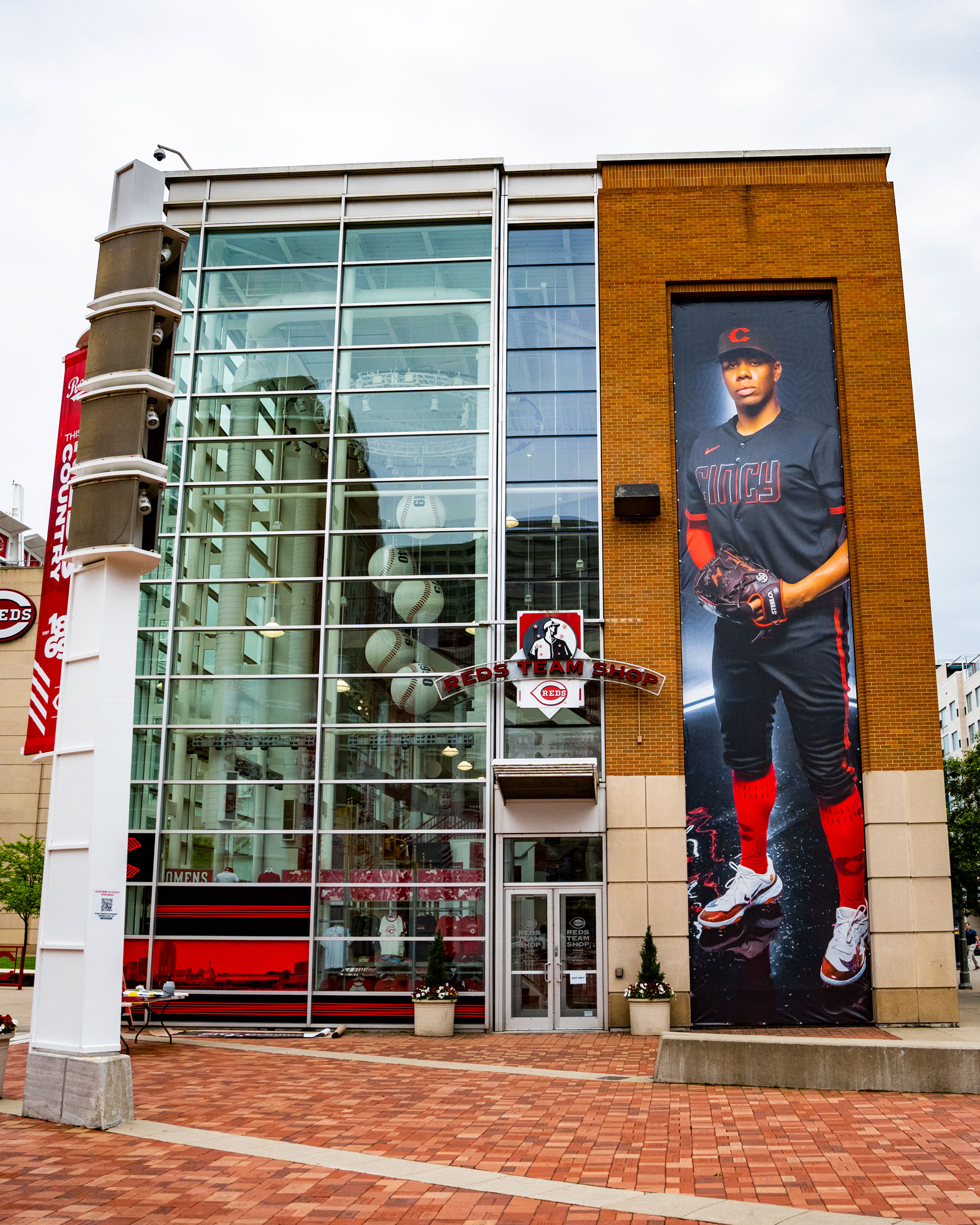 Reds Team Store  Cincinnati Reds