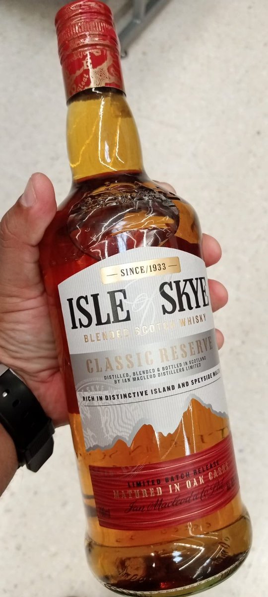 Fui por el carrete de la Podadora y se me cruzó un whisky de promoción, son esas rarezas que pueden tener algo bueno.