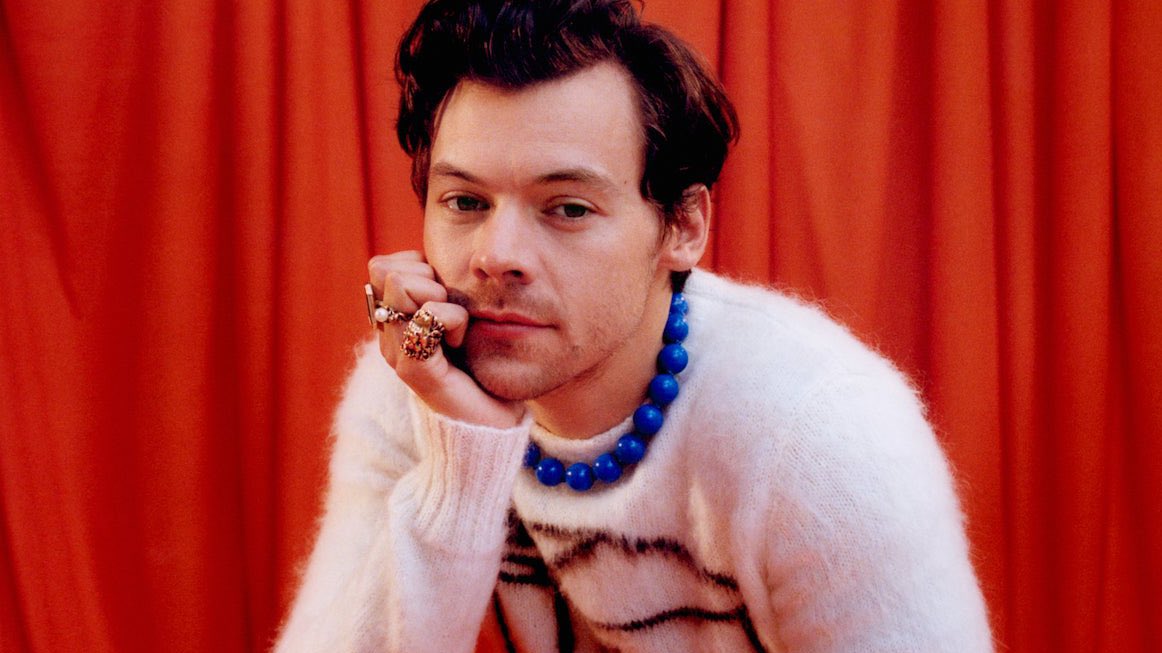 FakeShowbizNews's tweet photo. Harry Styles says he’s got a rare day off tomorrow so his plan is to find a public lift and boo people going up just one floor.

“Obviously I won’t boo disabled people,” he laughed https://t.co/plxoBzb40g