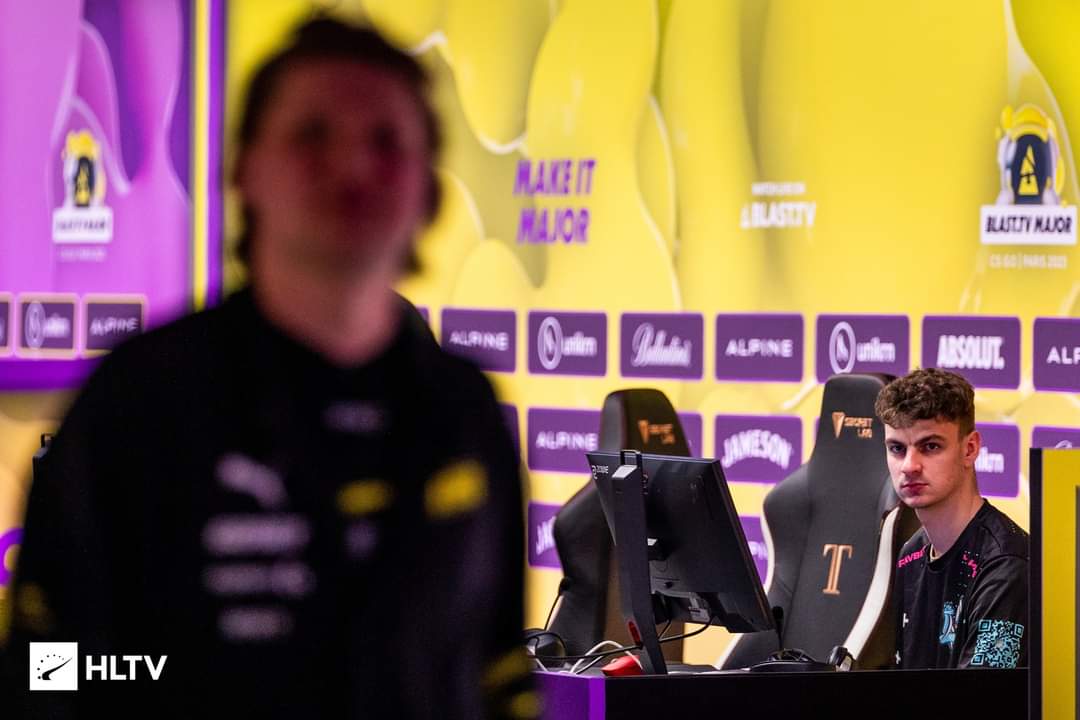 parseggg's tweet photo. @SanteriNiemine @woro2k @KinguinLegends @EdwardCSGOD @bondik_csgo @somedieyoungCS @demqqqq @j3kiecs @s1mpleO ez katka XD https://t.co/LdfpyaLkCW