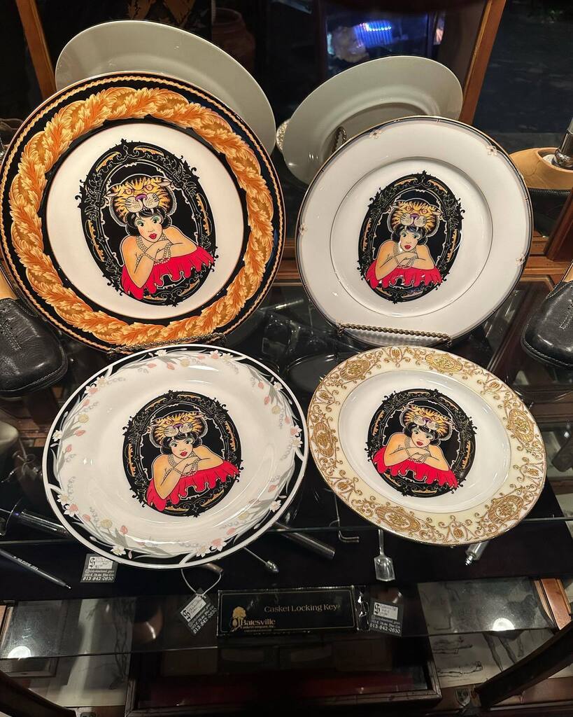 DGArtCo's tweet photo. Ginormous THANK YOU to @weaponofdesign for our sweet new lunch plates. We are obsessed!! 🤘🏻🖤🤘🏻 https://t.co/kuQDv60i1v https://t.co/XcDViYrJrq