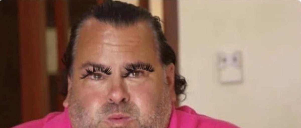 zxzxzeph's tweet photo. When your lashes not stickin and you already late https://t.co/TH0DiwaW7i