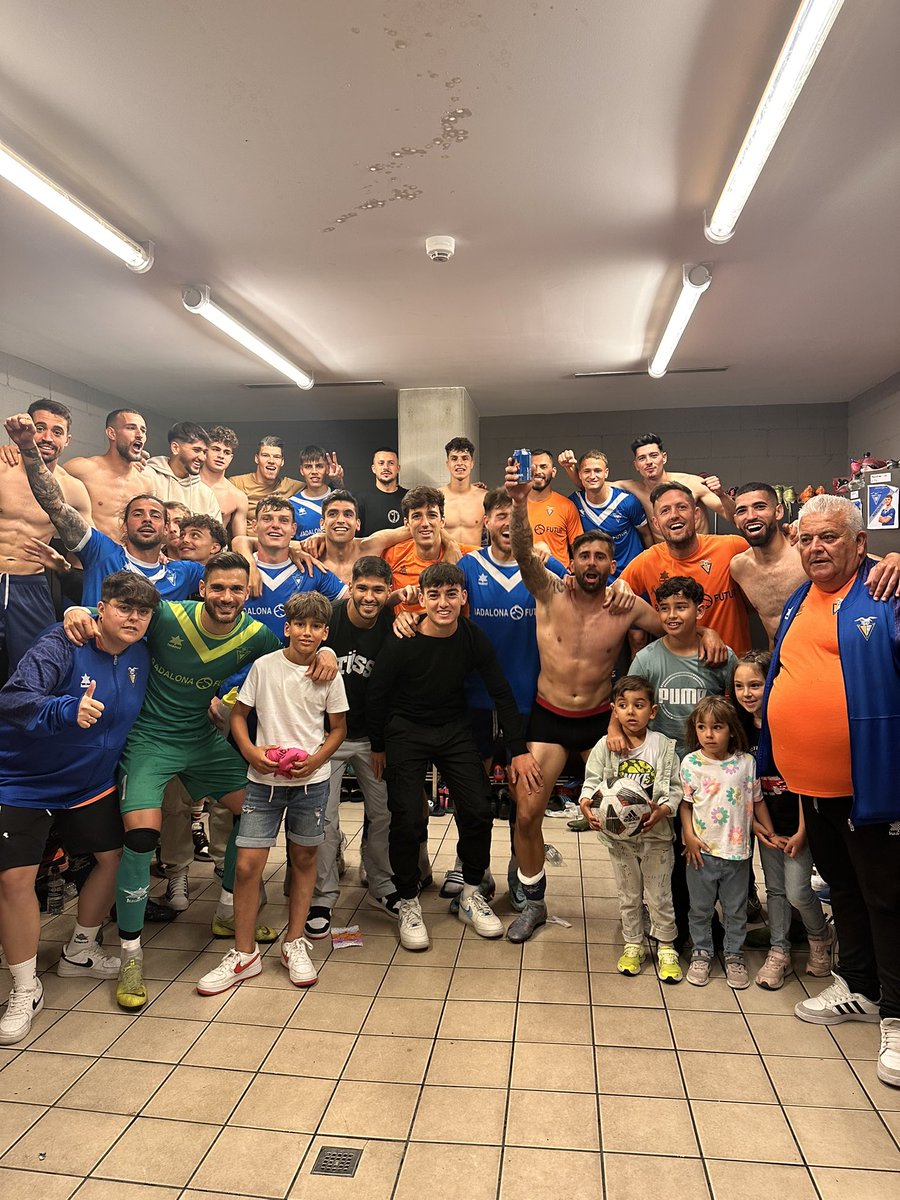 Partidazo del Badalona Futur frente al Zaragoza B.
Victoria por 2-0 y el equipo termina la temporada en octava posición.
Felicidades 👏👏
<a href="/Ysaak88/">I.A.M.BECERRA1️⃣3️⃣</a> <a href="/xavi4xatu/">Xavi Molina</a>