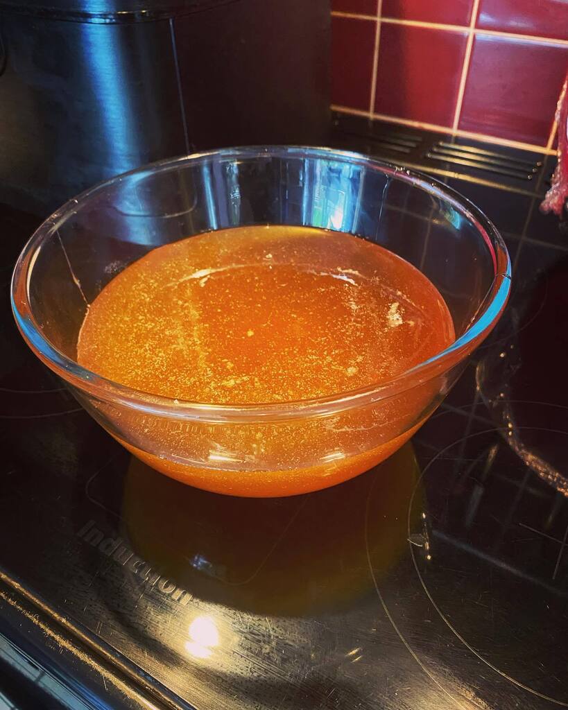 The first harvest from the Nore View Bees. I few have taste tested it and the consensus is ‘Unreal’ 💪🏻🌼🍯 🐝

#honey #beesofinstagram #work #farm #explore #instagood #visitkilkenny #fishing #summer2023 #sunnysoutheast #elite #adventure #irelandsancient… instagr.am/p/CsRVnZ4oleV/