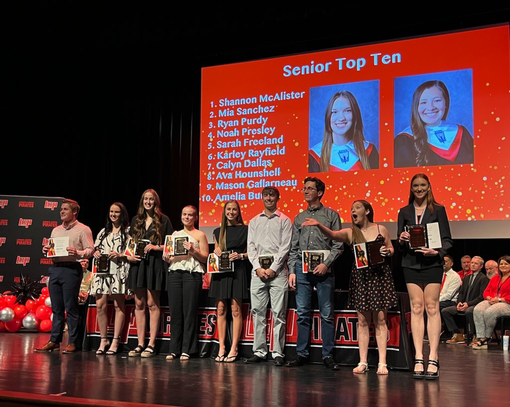 LCISDlchs's tweet photo. Congratulations to the 2023 LCHS Senior Top Ten!

Shannon McAlister (Valedictorian)
Mia Sanchez (Salutatorian)
Ryan Purdy
Noah Presley
Sarah Freeland
Karley Rayfield
Calyn Dallas
Ava Hounshell
Mason Gallarneau
Amelia Burch https://t.co/1Yzul6THbN