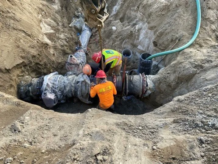 YLWD's tweet image. Yorba Linda Water District requires a complex infrastructure that includes facilities, equipment, and miles of pipeline to provide reliable water and sewer services to customers throughout the YLWD sarea. Find out #WaterWeUpto on current projects: buff.ly/3ToZnAk