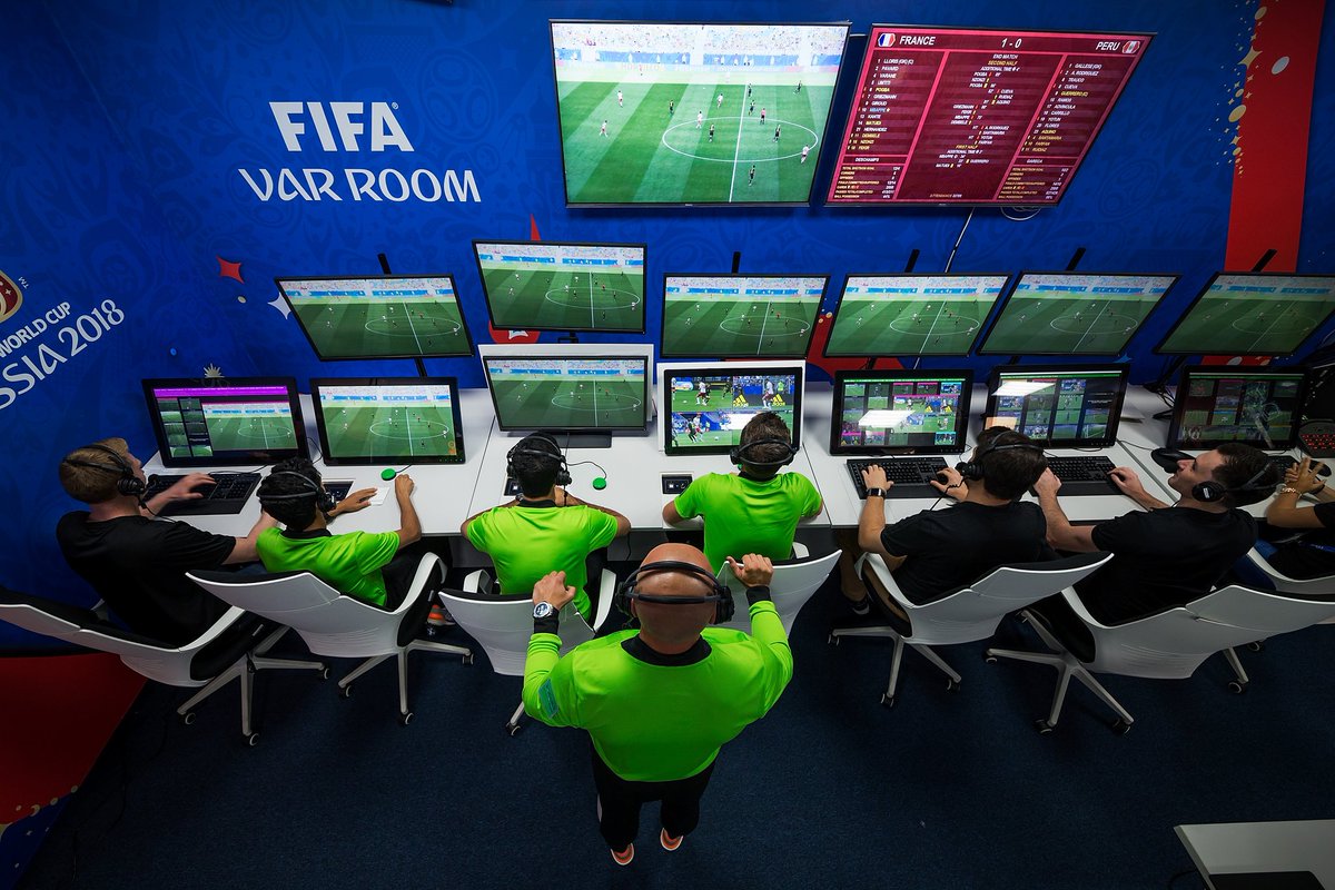 Dicen que habrá VAR en la <a href="/lnphonduras/">𝐏𝐫𝐢𝐧𝐜𝐢𝐩𝐞 𝐕𝐞𝐠𝐞𝐭𝐚</a>, ojalá no sea con las mismas tomas que nos transmiten los partidos, porque nunca hay una frontal o lateral, según la circunstancia o a veces la conveniencia. #Honduras #LigaNacional
