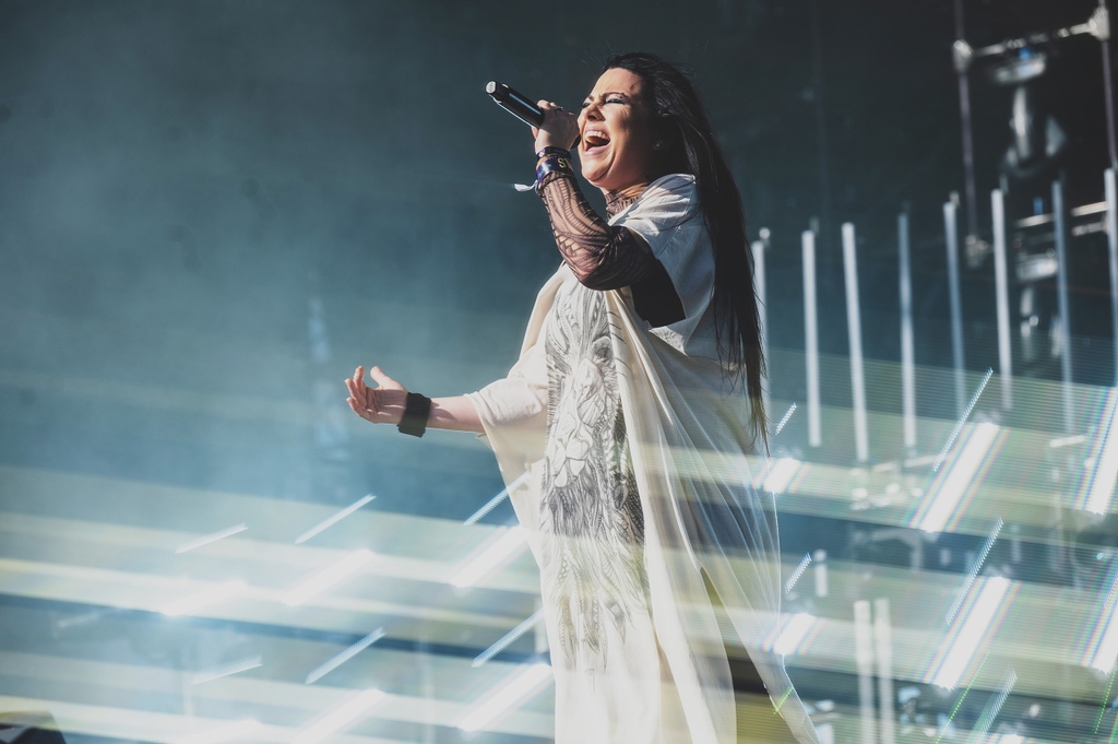 revolvermag (@revolvermag) on Twitter photo ⚡ @Evanescence brought Sick New World to life.
📷: Azu Rodriguez
l <a href="/snwfest/">Sick New World Fest</a> ⚡ @Evanescence brought Sick New World to life.
📷: Azu Rodriguez
l <a href="/snwfest/">Sick New World Fest</a>