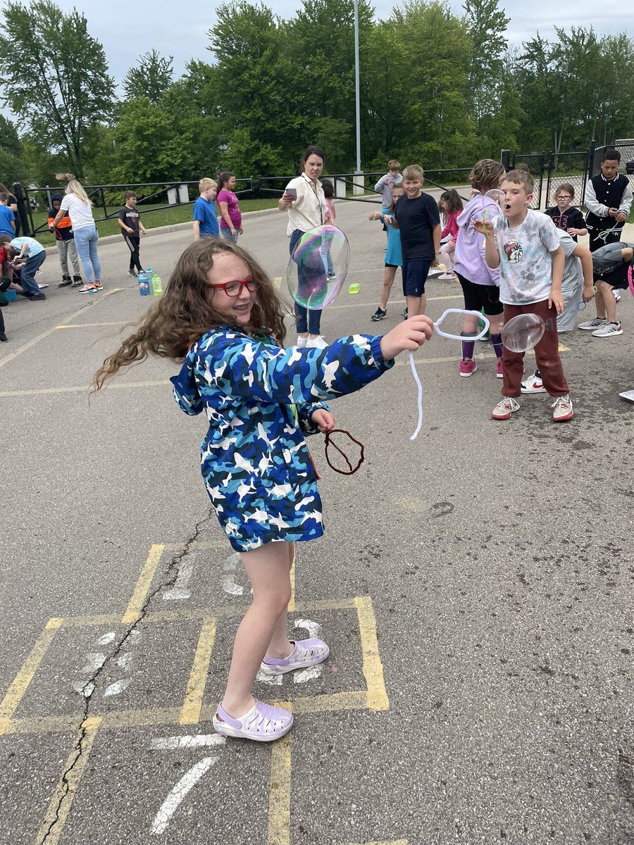 Nicole Hertel tweet media