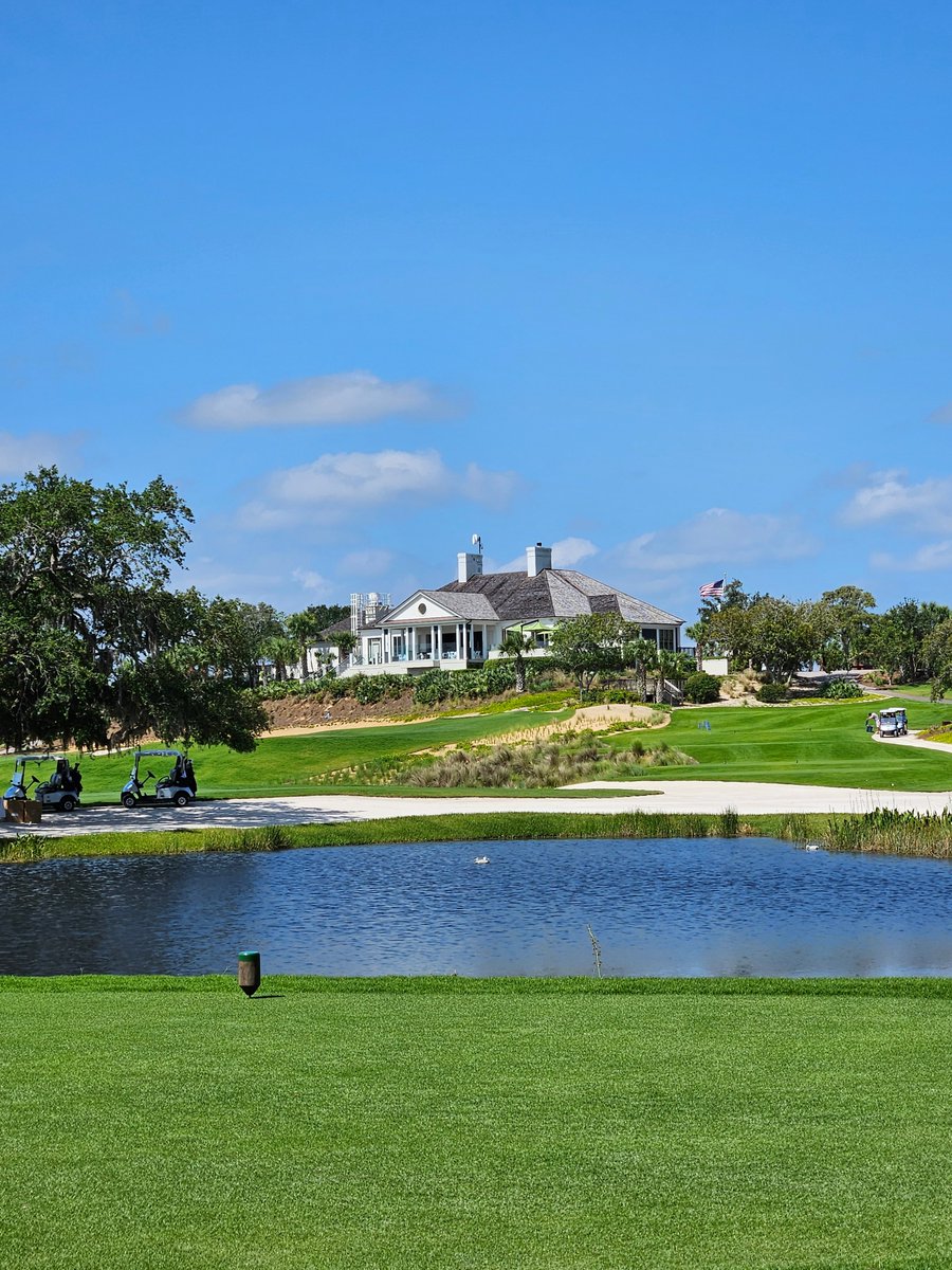 BorRazu13's tweet photo. @Johnsislandclub West Course was unreal today for the @TCGCSA1 Blue Pearl. Thank you to @OscarETenorio for the invite and @DustinNaumann @Brandon_Ball4 for the great day. Shout out to @beachgolf07 and the crew. @FGCSA @AssistantsFGCSA @GCSAA https://t.co/UWJJcWxIQk
