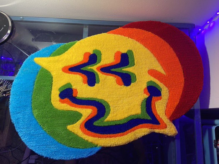 Throw back to my favorite warped smiley rug I made!