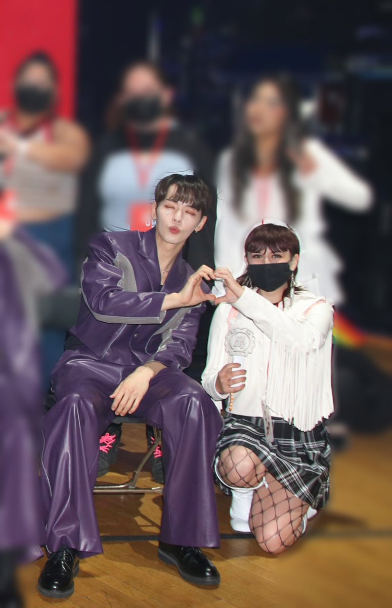 brb crying over the ooo group photos… I miss him so much 😭