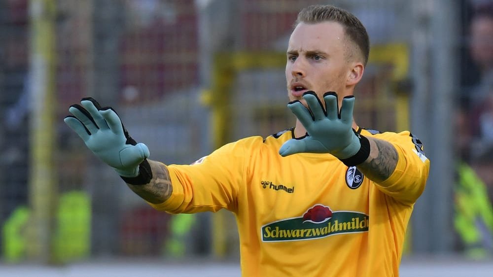 AAFootbal's tweet photo. BREAKING ‼️🚨

🇳🇱 Mark Flekken is set to join Brentford for a fee of €13 million! 🔜👀

With David Raya potentially leaving, he could be the new #1 🔥

#transfers #Brentford #Flekken #Raya #PremierLeague https://t.co/WXmOsxJg7h