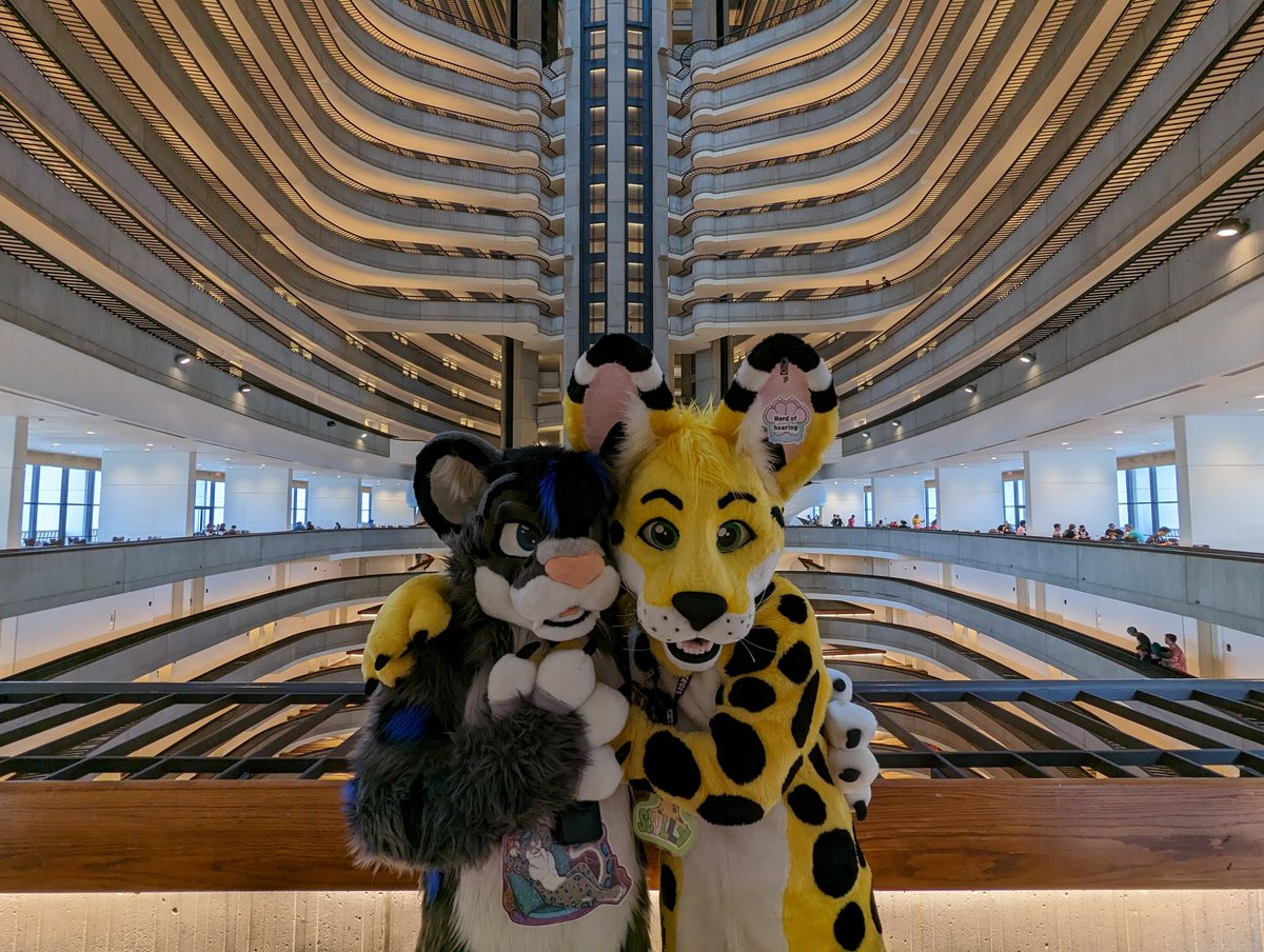 AkioSnep's tweet photo. Had a great time at FWA seeing old friends and making new ones. It was fantastic suiting as Akio for the first time, I can tell there will be plenty more!

@ScullyServal
@ZestySnepLep 
@RedWildDog
📸s @tythepurp https://t.co/gMFSy3XiM0