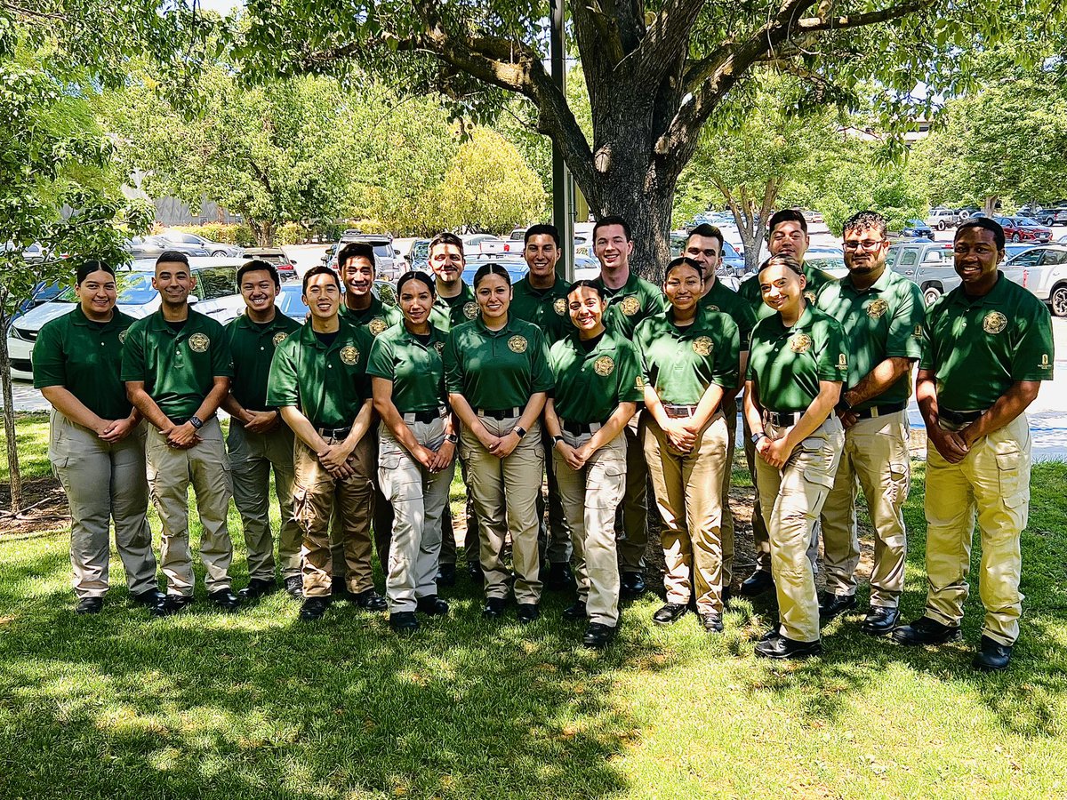 sacstatepolice's tweet photo. Congrats to the LECS Graduates of 2023🎓🐝And so, the journey continues and off to the next adventure you go🫶 Good luck Hornets !!! #sacstategrad #stingersup #2023grads
.
.
.
.
.
#sacstate #sacstatestudents #csus #SacStatePD #SacramentoState #enjoythejourney #madeatsacstate
. https://t.co/8cqmjvVXL3