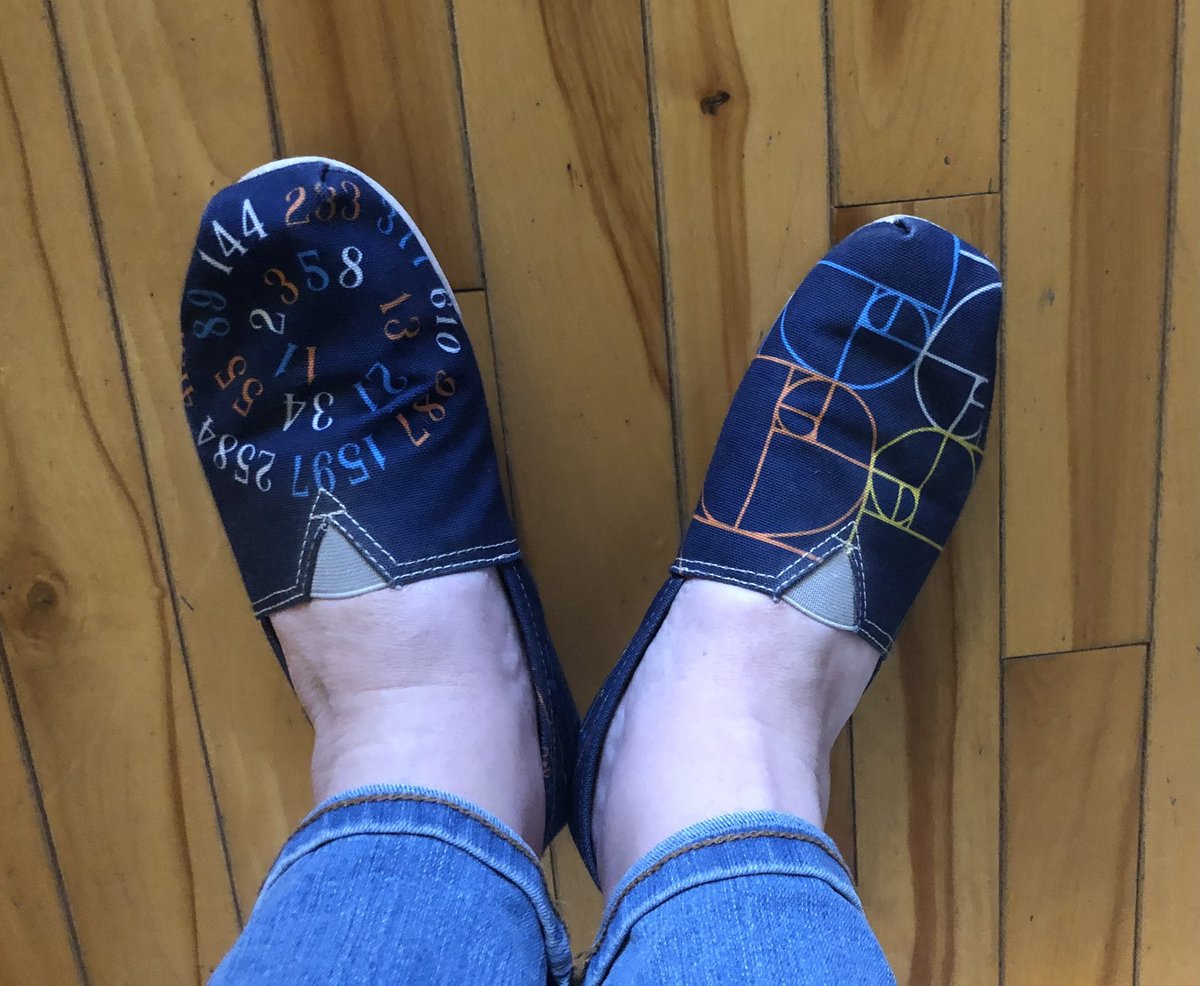 6yo: you know you’re wearing different shoes, right?
Me: well… let me tell you all about the Fibonacci numbers…
#FunMath