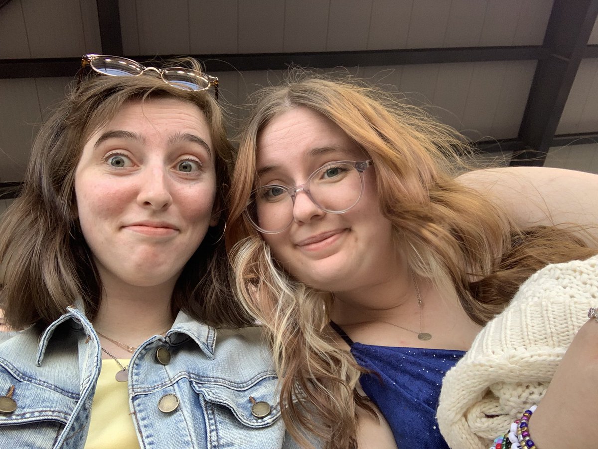 forestleavess's tweet photo. had the best day at philly n3 🫶 #PhiladelphiaTSTheErasTour https://t.co/WdPjqwHwbu