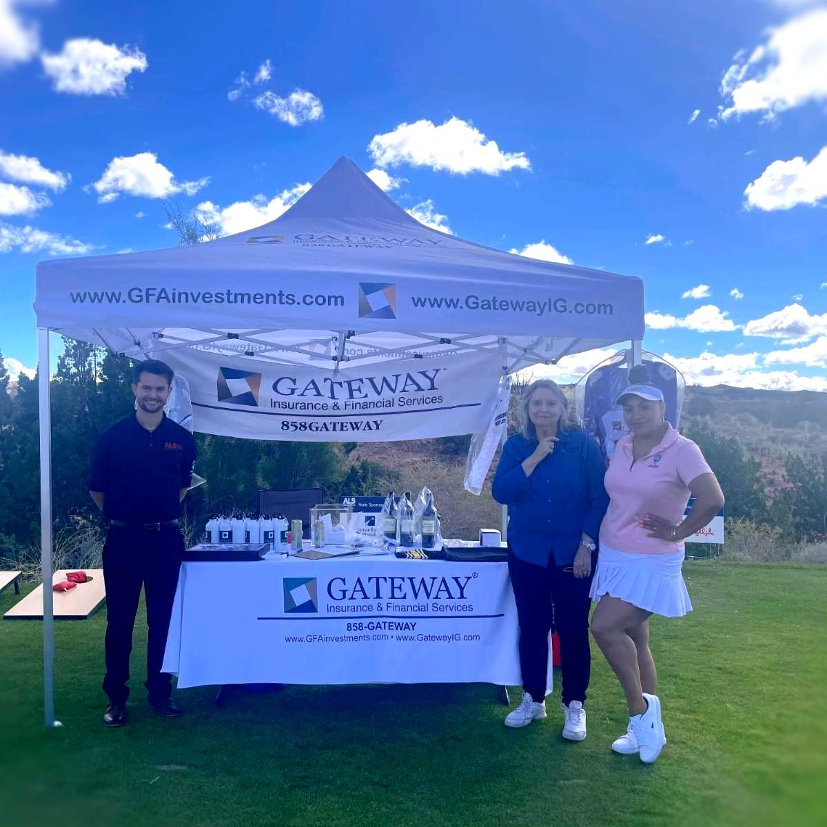 GatewayIG's tweet photo. @GatewayIG supports @ALS_NM Out @TwinWarriorsGolfClub golf course today enjoying the beautiful weather and interesting people. #teamgateway #gatewayproud #ALS #gateway https://t.co/7DsDyOuBmq