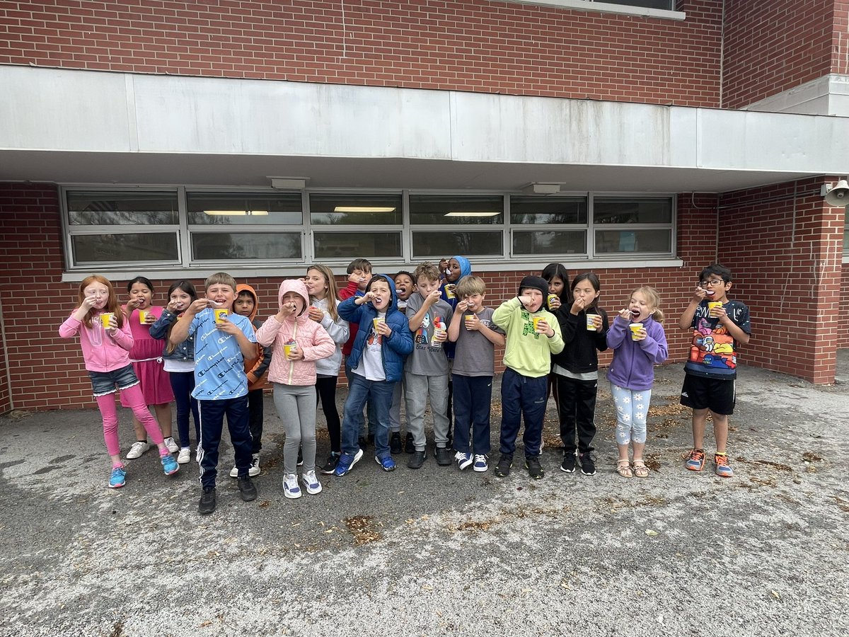 Mrs. Roth's Class tweet media