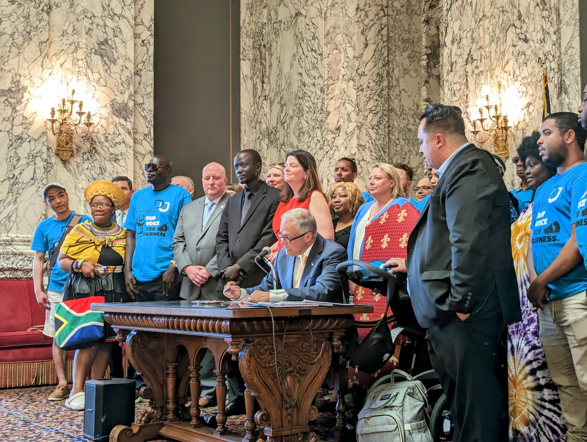 So proud to stand with @jayinslee and @LizBerryWA as America's first Paid Family & Medical Leave for #UBER & #LYFT drivers is signed into law. We keep fighting and we keep winning: the nation's best pay, protections, and benefits for drivers, here in Washington.