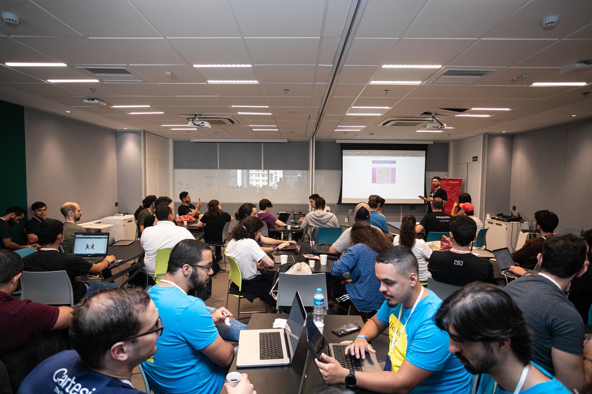 Ethereum_Brasil's tweet image. #Photodump do #EthereumSP do ano passado.

Fiquem ligados porque a edição do EthereumSP 23 acontece este ano de 22 a 25 de junho no Campus da USP.

E temos muitas novidades!

Acompanhem nossas redes que as comunicações saem em breve.