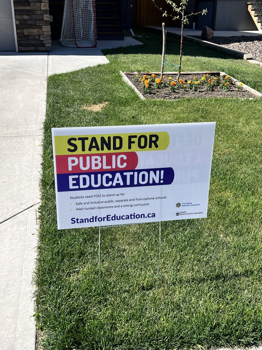 shoutitout314's tweet photo. #standforpubliceducation #ATALocal41 https://t.co/HomYhwUheD