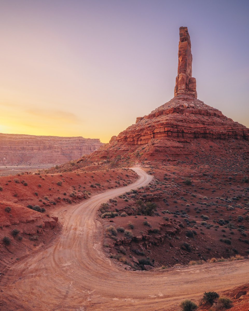 CodyMayer22's tweet photo. desert roadways https://t.co/KqjAwTeUCh