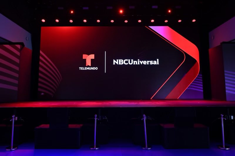 NBCUTelemundo's tweet photo. 🟥#ComeWithUs | @Telemundo's Upfront Celebration is here! Tonight, we will present the power of our content.  

We offer the strongest portfolio of original content, memorable tentpoles, and the biggest stars to our audiences. 

#Upfronts #NBCU23 https://t.co/nUPKBzNTMn